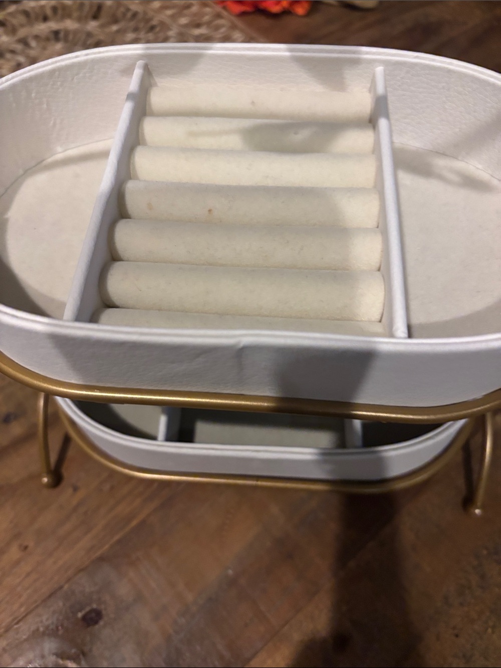 White & Gold Bow Jewelry Organizer nwt - Picture 3 of 4